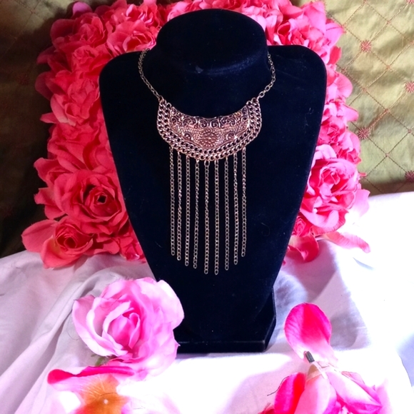 Vintage Jewelry - Beautiful bronze vintage necklace